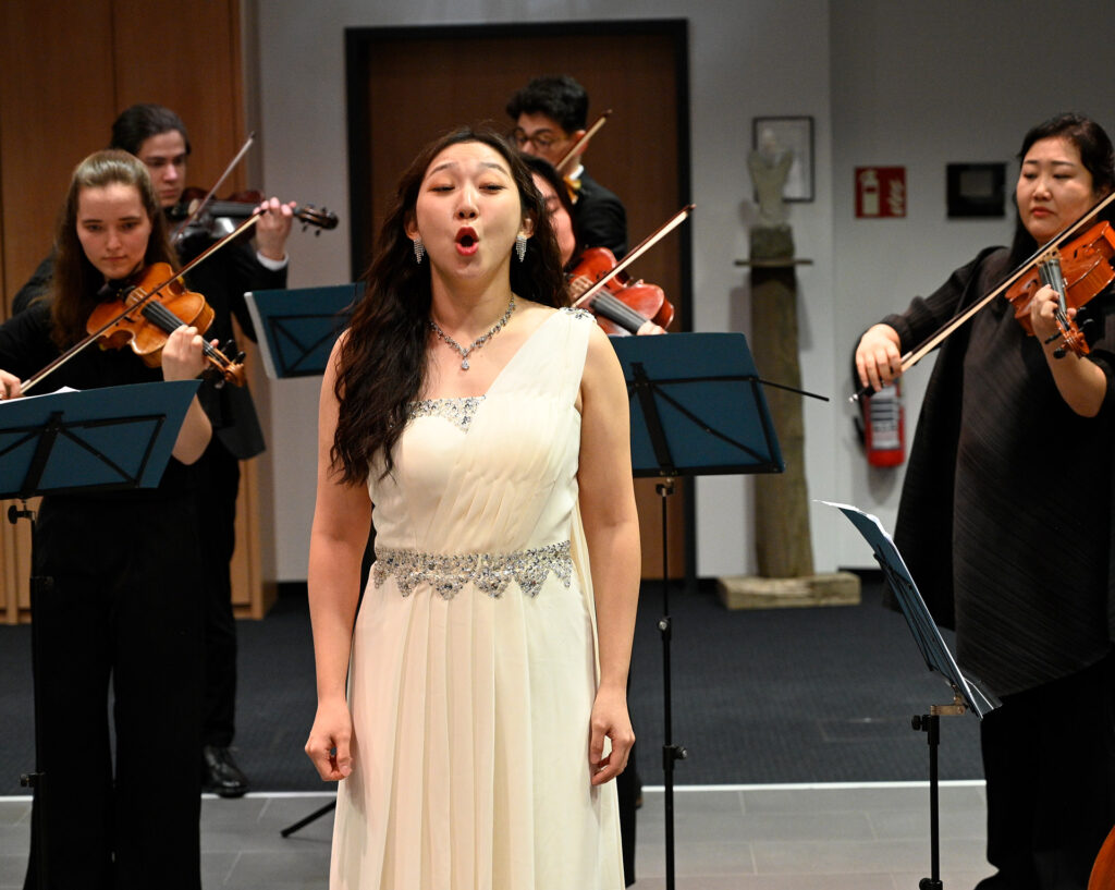 Jeeho Park, ausgebildet an der Seoul National University und inzwischen Mitglied des Jungen Ensembles am Staatstheater Mainz, überzeugte mit technischer Präzision ebenso wie mit großer Ausdruckskraft. Foto: Henri Grüger/pp/Agentur ProfiPress