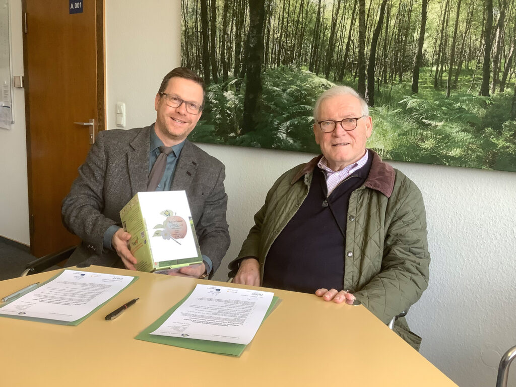Als kleines Dankeschön gab´s Apfelsaft aus der schuleigenen Saftpresse. Foto: Bernhard Karst/GAT/pp/Agentur ProfiPress