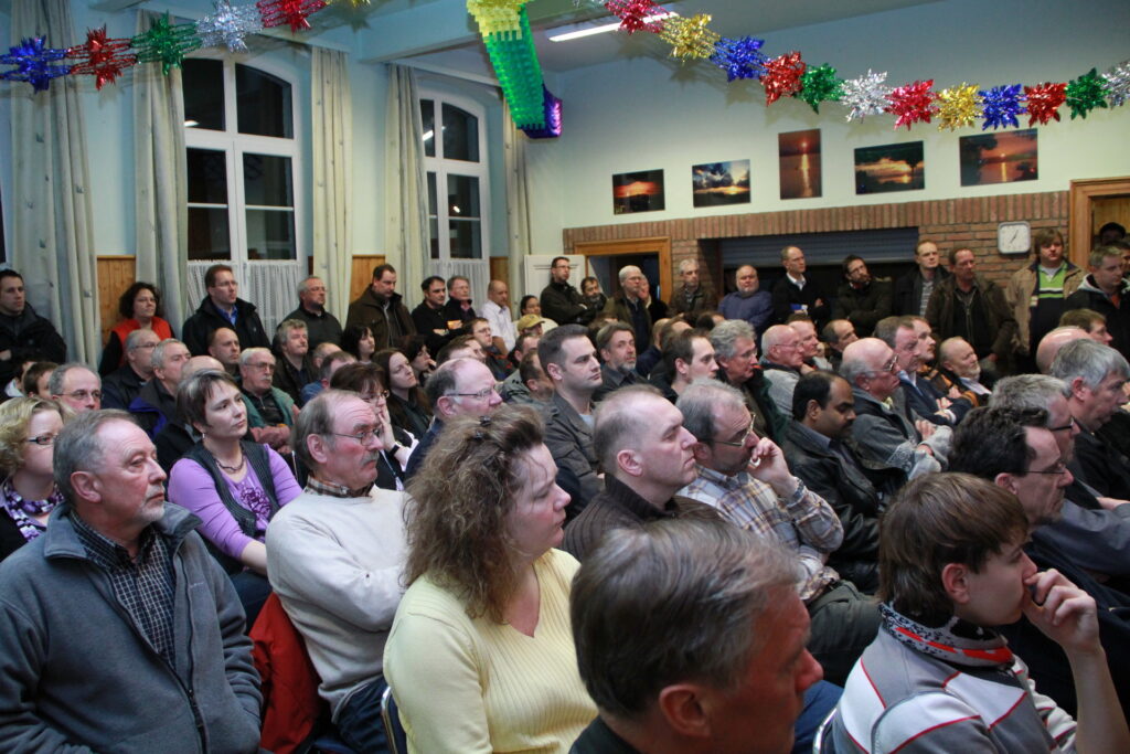 Die durch einen Durchbruch vereinten ehemaligen Unterklassen der Alten Schule Bleibuir dienten seit 1985 als Versammlungs- und Feierstätte, Wahllokal und Begräbniscafé. Archivfoto: pp/Agentur ProfiPress