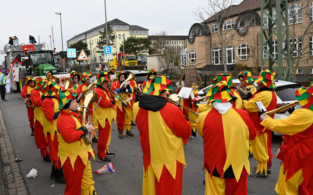 Bunt und musikalisch wurde es mit dem MV Eicks. Foto: Henri Grüger/pp/Agentur ProfiPress