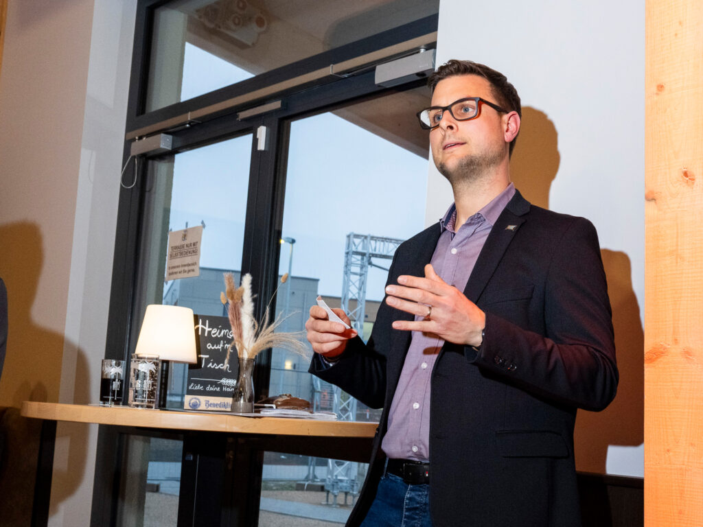 „Mir ist die Kommunikation in die Orte hinein sehr, sehr wichtig“, sagte Bürgermeister Michael Fingel zu Beginn der Ortsbürgermeisterkonferenz. Foto: Ronald Larmann/pp/Agentur ProfiPress