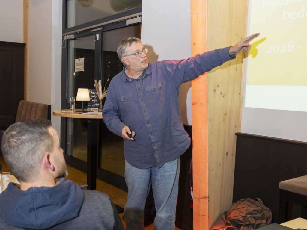 Schwierige Haushaltslage: Kämmerer Ralf Mannz erläuterte seinen Etat-Entwurf für 2026 und machte deutlich, dass die Steuererhöhung nötig gewesen sind, um das Heft des Handeln in der Hand zu behalten. Foto: Ronald Larmann/pp/Agentur ProfiPress