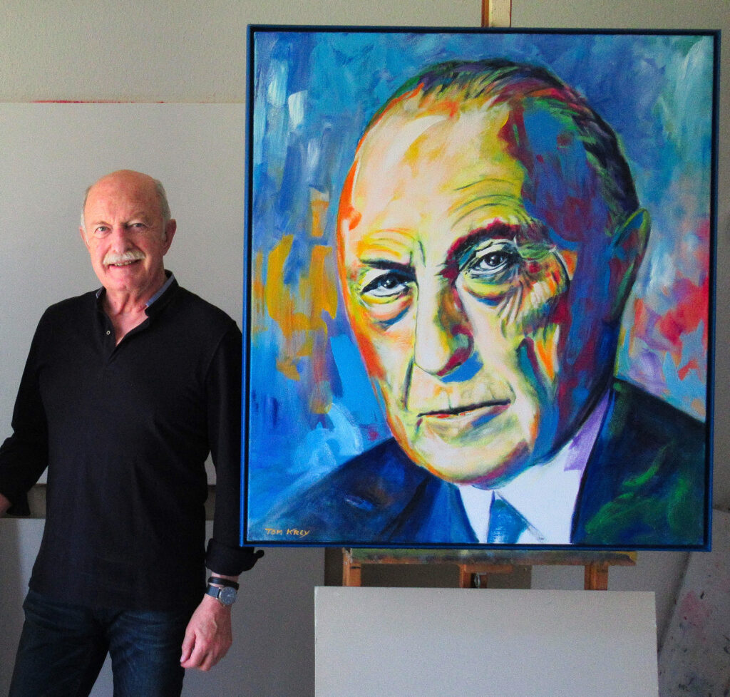 Stolz präsentiert der Künstler seine eindrucksvollen Werke im GAT. Foto: Krey/pp/Agentur ProfiPress