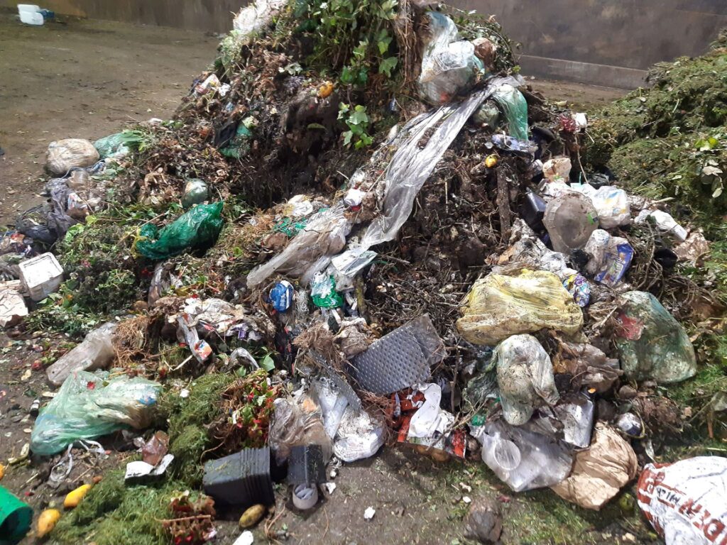 Noch immer landen täglich große Mengen organischer Abfälle in den Restmülltonnen im Kreis Euskirchen. Foto: © AWZ Kreis Euskirchen