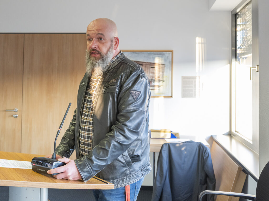 1602 Beratungen, 59 Geflüchtete eingebürgert: Der Mechernicher Integrationsbeauftragte Alexander Neubauer präsentierte im Sozialausschuss beeindruckende Zahlen. Foto: Ronald Larmann/pp/Agentur ProfiPress