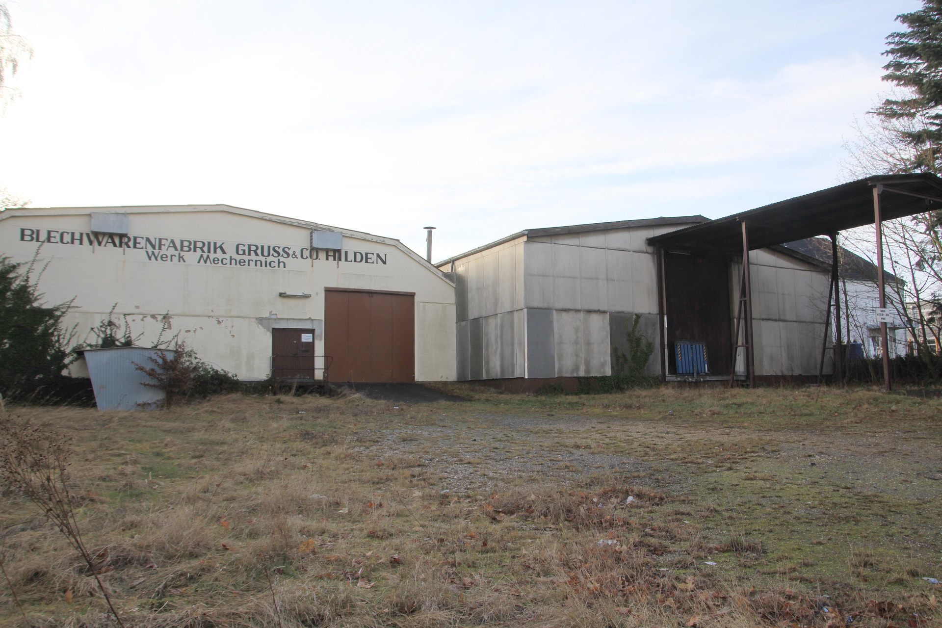Die ehemaligen Hallen der Schreinerei Gebrüder Jakobs, nach dem Krieg die Blechwarenfabrik, im Volksmund „Tösjesfabrik“, in der Emil-Kreuser-Straße. Am Standort der früheren Blechwarenherstellung befindet sich heute das städtebauliche Wohnprojekt „Emil 34“. Archivfoto: pp/Agentur ProfiPress