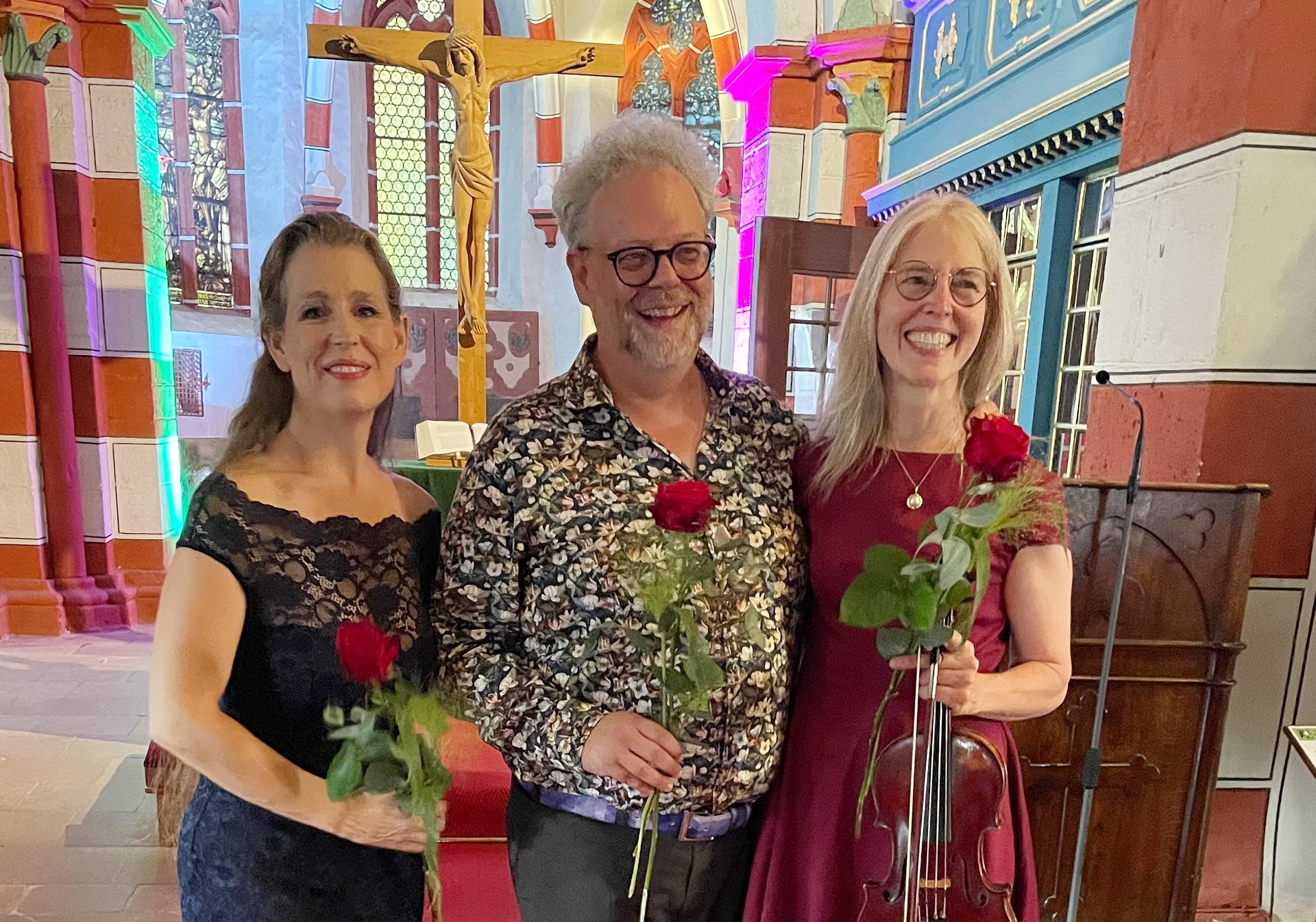 Sandra Calderon-Schwarzhaupt (Gesang), Erik Arndt (Orgel) und Nicole Besse (Violine) machten bereits im vergangenen Jahr in der Pfarrkirche St. Johannes Baptist in Mechernich mit einem beachteten Filmmusikkonzert auf sich aufmerksam. Foto: Privat/pp/Agentur ProfiPress