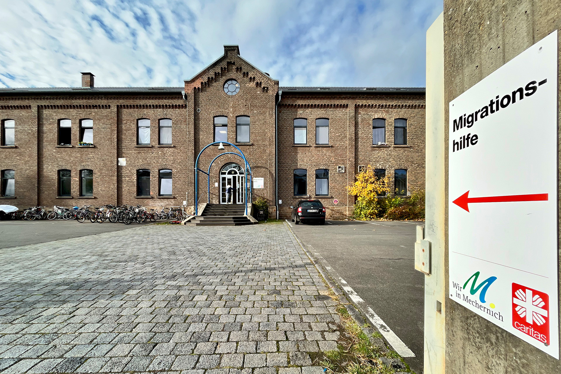 Die frühere Schlaf- und Speiseanstalt an der Friedrich-Wilhelm-Straße, in der später die Casinos der Bundeswehr und heute Flüchtlinge untergebracht sind. Foto: Ronald Larmann/pp/Agentur ProfiPress