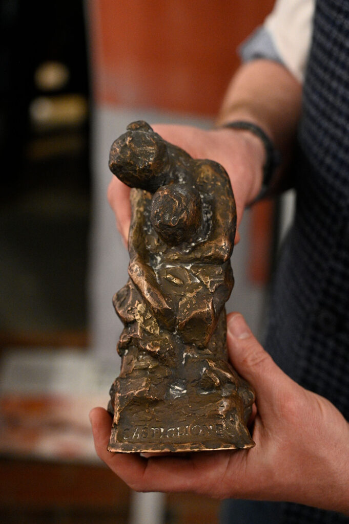 Der „Castiglione-Preis“ wurde von Bildhauer Bruno Raetsch nach dem Vorbild einer Statue in Castiglione gefertigt. Foto: Henri Grüger/pp/Agentur ProfiPress