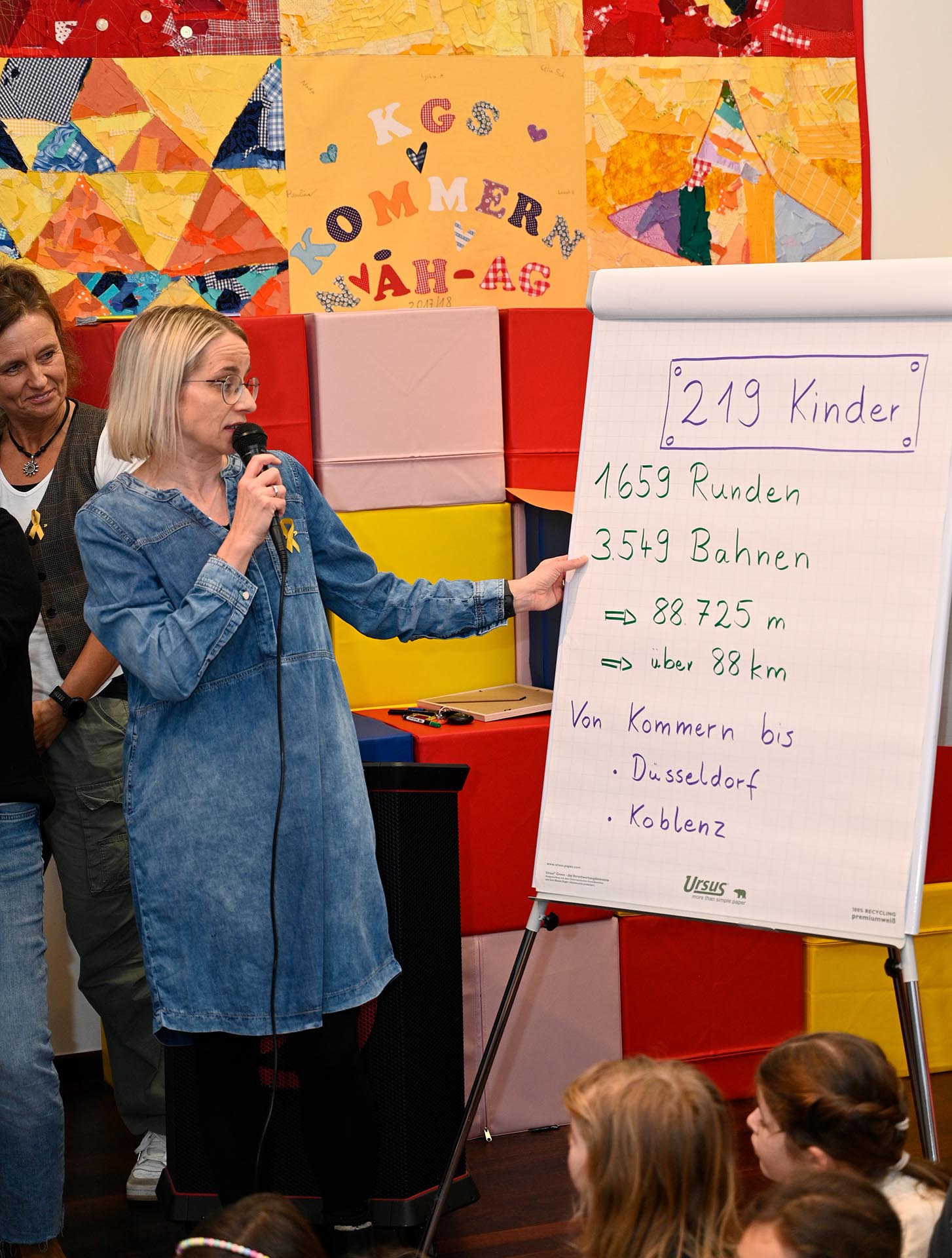 Auch weitere beeindruckende Zahlen konnte Schulleiterin Tanja Feuser den gespannten Kindern und Ehrengästen präsentieren. Foto: Henri Grüger/pp/Agentur ProfiPress
