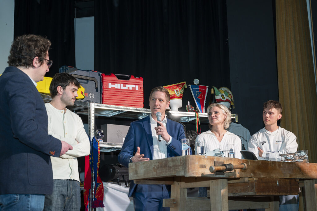 Landrat Markus Ramers ordnete die Erfolgsgeschichten aus der Region politisch ein und betonte die Bedeutung von Bildung, Sichtbarkeit und guten Rahmenbedingungen für junge Talente. Foto: Henri Grüger/pp/Agentur ProfiPress