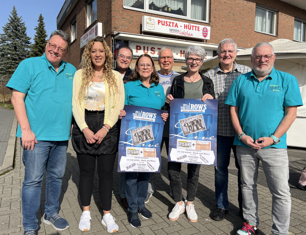 Sie freuen sich auf das zweite Kneipenkonzert mit „In the Rows“ in der Puszta-Hütte: (v. l.) Michael Sander, Karina Hoffmann, Günter Wolf, Petra Himmrich, Torsten Roß, Evi Binder, Jürgen Grans und Reinhard Kijewski. Foto: Michael Nielen/pp/Agentur ProfiPress