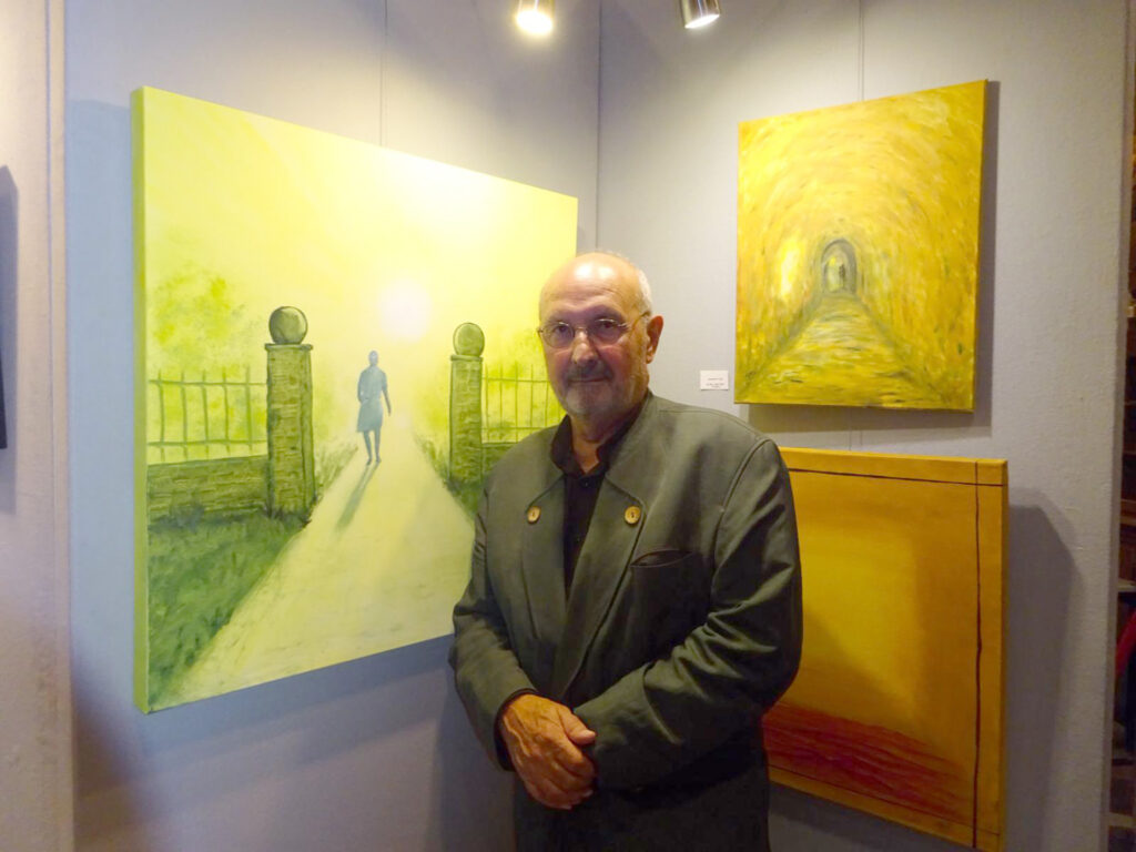 Lenz´ Arbeiten wurden in verschiedenen Ausstellungen gezeigt, etwa in der Grenzlandhalle Hellenthal oder in der Mechernicher Galerie im Rathaus.  Foto: Privat/pp/Agentur ProfiPress