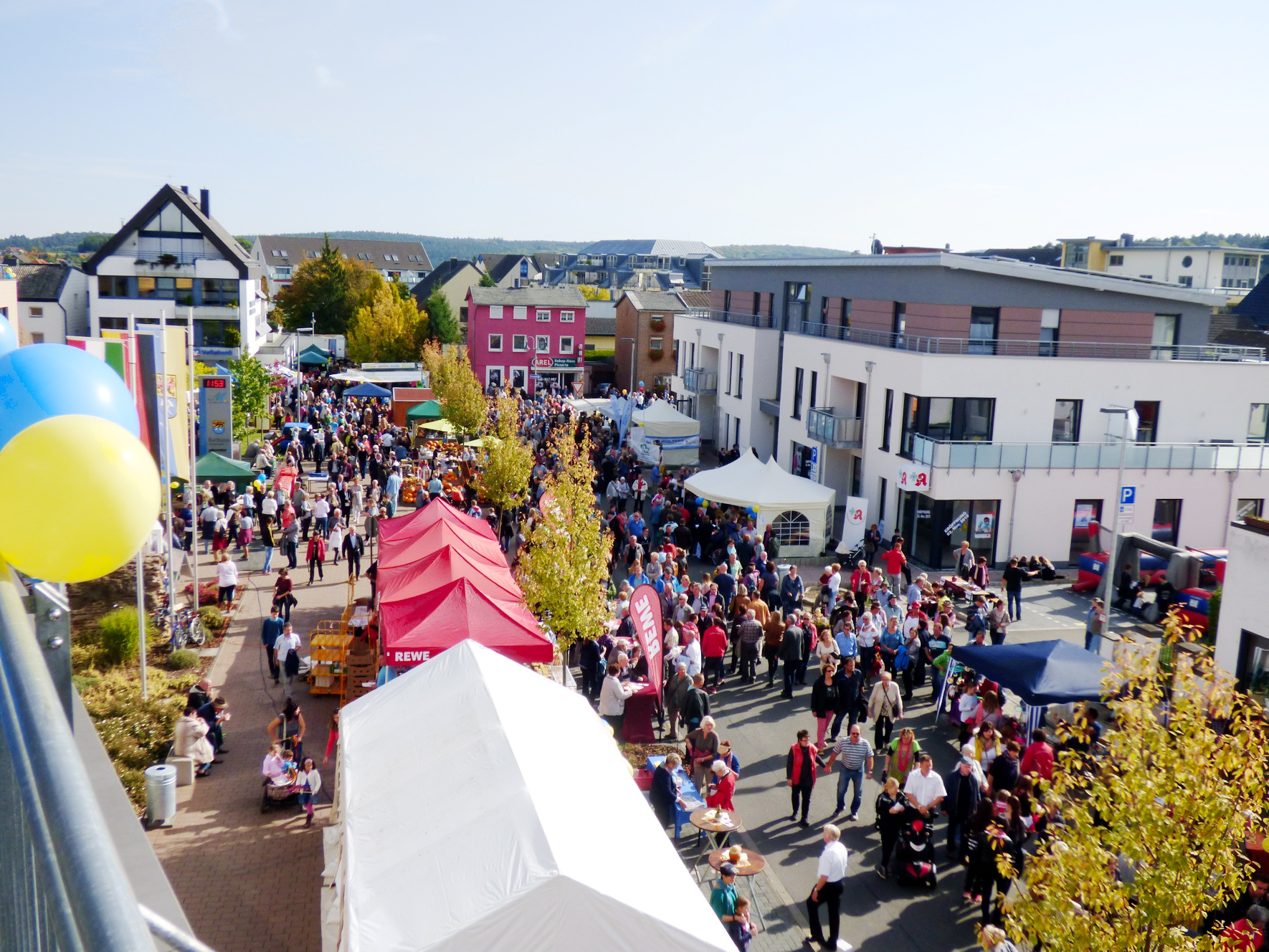 Auch beim Mechernicher Stadtfest gab es einen Festumzug. Um die Sicherheit bei solchen Veranstaltungen geht es bei einem Seminar des Kreises Euskirchen am Donnerstag, 16. April. Foto: Jakob Seibel/pp/Agentur Profipress