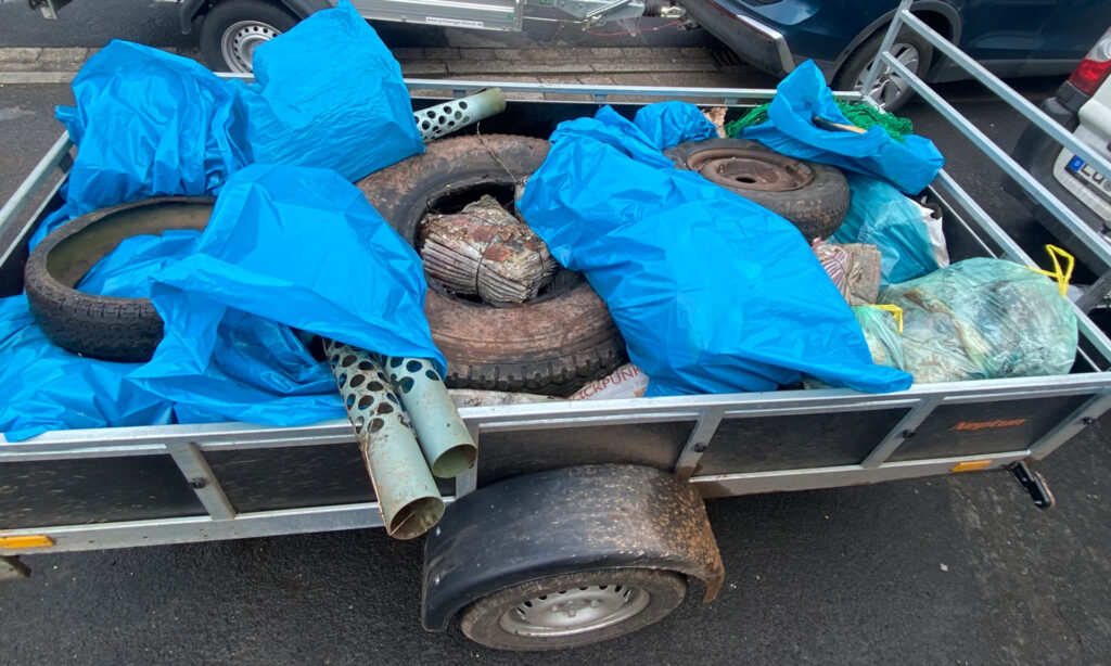 So kam am Ende eine ganze Anhängerladung Müll zusammen. Foto: Privat/pp/Agentur ProfiPress