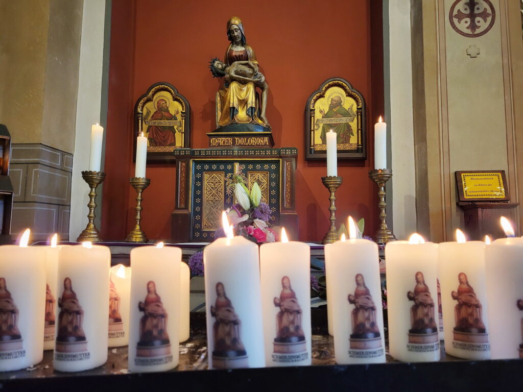 Das Kallmuther Gnadenbild der Schmerzhaften Mutter Gottes ist am Freitag, 13. März, wieder das Ziel Hunderteter Pilger, die sich zu Fuß, auf dem Fahrrad oder mit dem Auto auf die Wallfahrt begeben. Archivfoto: pp/Agentur ProfiPress