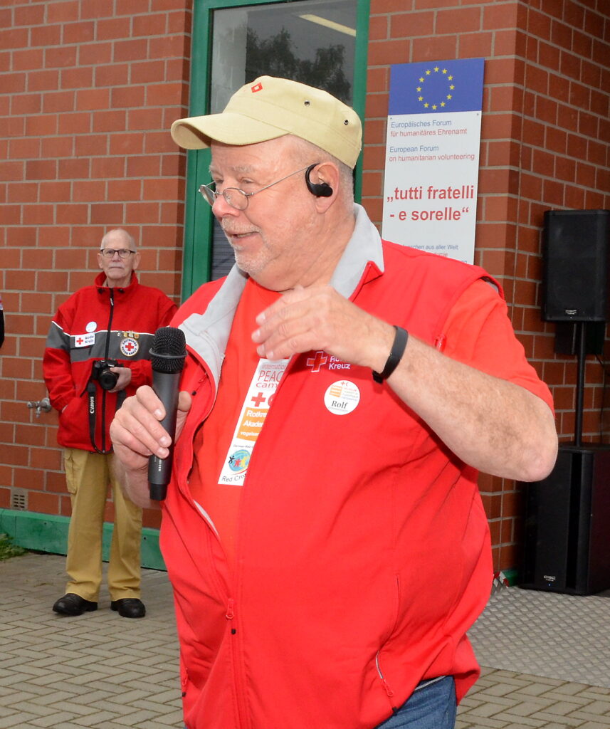 Leider aus gesundheitlichen Gründen verhindert, aber in den Herzen mit dabei: Rolf Zimmermann, Castiglione-Preisträger, ehemaliger Geschäftsführer des DRK-Kreisverbandes Euskirchen und Visionär sowie Mitgründer des Rotkreuz-Museums Vogelsang. Hier beim Weltjugendtag in Vogelsang, 2022. Archivfoto: Henri Grüger/pp/Agentur ProfiPress
