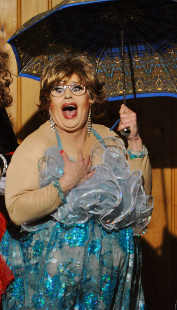 Bei den Auftritten von Regina Red in hiesigen Gefilden geht es oft ziemlich schräg zu. Foto: Reiner Züll/pp/Agentur ProfiPress