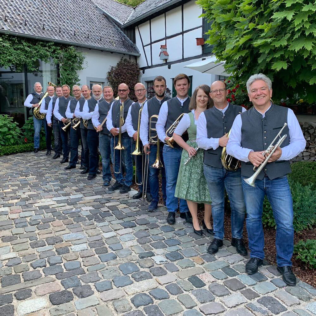 Beim Dämmerschoppen mit dem Nettersheimer Ensemble „Polka-Plus“ dreht sich schon am 1. Mai alles um die Freude an der Blasmusik. Foto: Polka-Plus/pp/Agentur ProfiPress