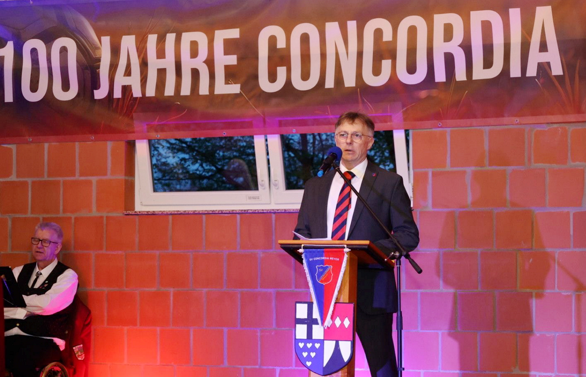 Der erste Vorsitzende Jürgen Wassong blickte in seiner Ansprache auf die bewegte Geschichte des Vereins zurück und wagte zugleich einen Ausblick in die Zukunft. Foto: Concordia Weyer/Mats Rosenbaum/pp/Agentur ProfiPress