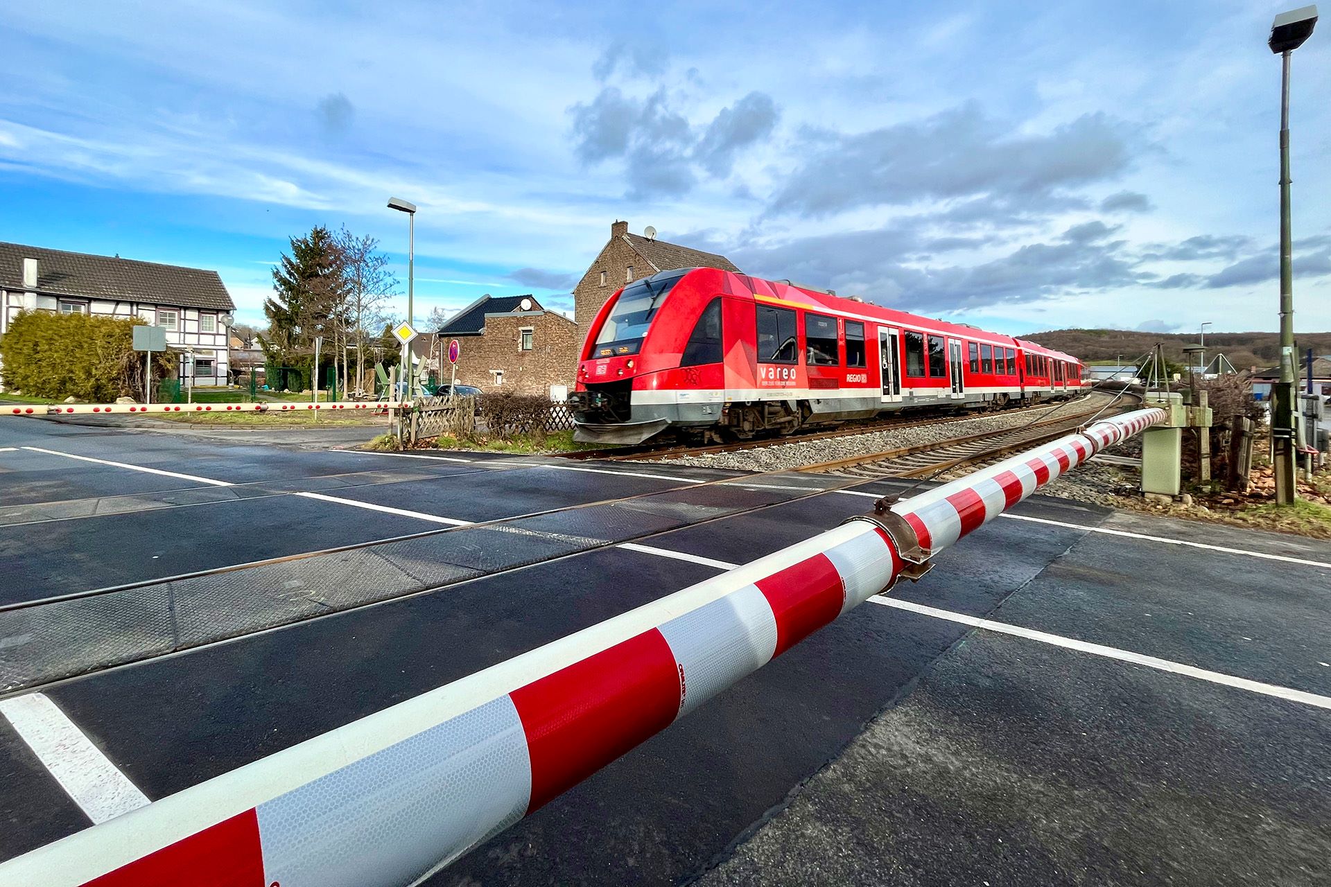 Nächtlichen Lärm kann es von Mittwoch auf Donnerstag entlang der Bahnstrecke in Höhe von Satzvey, Mechernich und Kall geben. Foto: Ronald Larmann/pp/Agentur ProfiPress