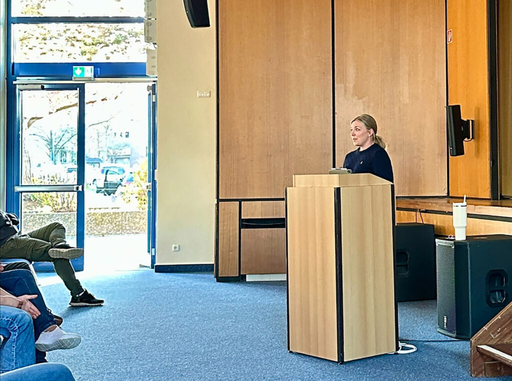 Lehrerin Elisabeth Wood referierte im GAT Mechernich über wichtige Faktoren der finanziellen Bildung junger Menschen. Foto: GAT/pp/Agentur ProfiPress