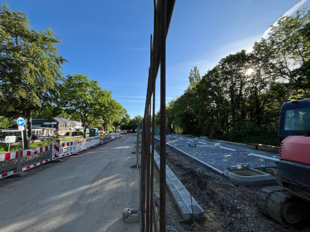 Sie soll acht Ladepunkte mit einer Ladeleistung von bis zu 400 Kilowatt bieten und Ende Juni fertig werden. Foto: Ronald Larmann/pp/Agentur ProfiPress