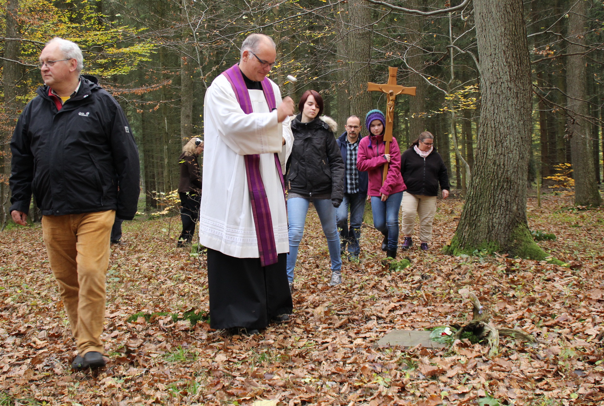 Im Gotteswald Nöthen bei Bouderath verbinden sich Natur, Stille und christliche Erinnerungskultur zu einem besonderen Ort des Gedenkens. Am 7. Juni wird wieder um 18 Uhr eine geführte Besichtigung angeboten. Archivfoto: Thomas Schmitz/pp/Agentur PropfiPress