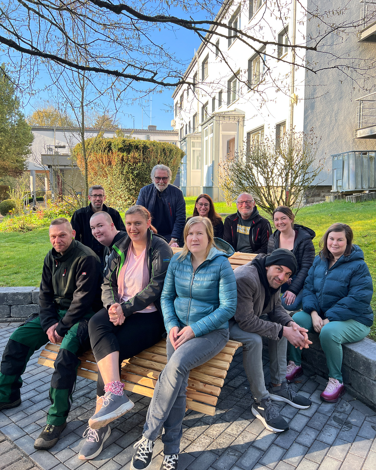  „Waldsofas“ laden zum Verweilen ein