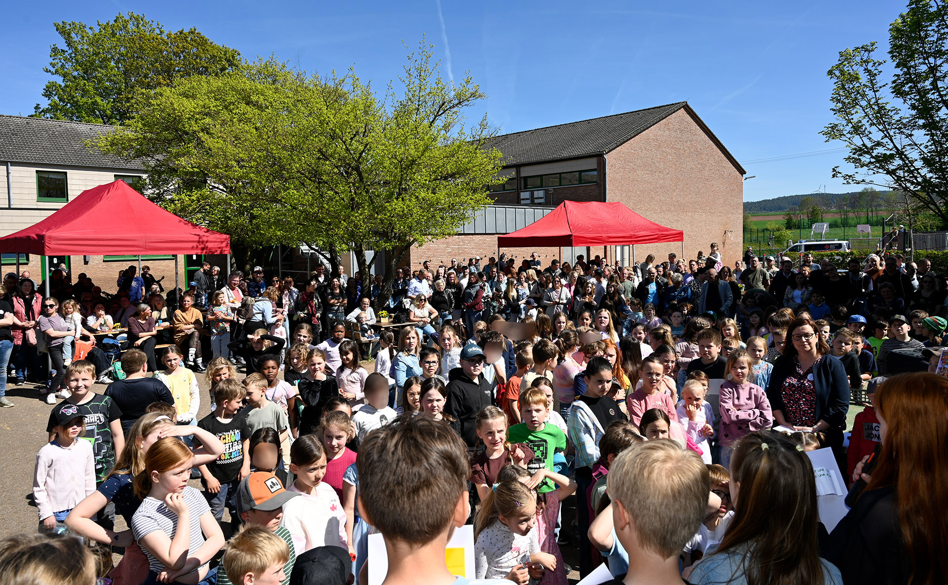 Bei bestem Wetter war der Schulhof gut gefüllt. Foto: Henri Grüger/pp/Agentur ProfiPress