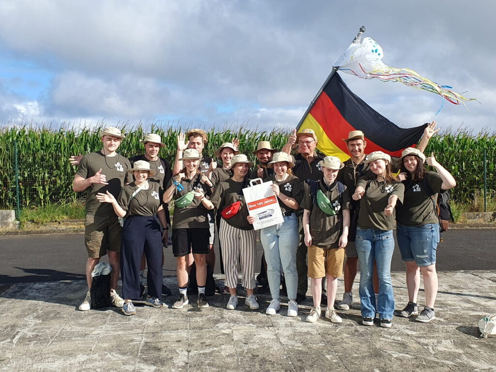Der Weltjugendtag 2023 fand in Lissabon statt, die Tage der Begegnung erlebte die Mechernicher Gruppe auf den Azoren. Gastgeber war da noch Papst Franziskus. Zum Abschlussgottesdienst in Parque Tejo kamen rund 1,5 Millionen Menschen. Das Motto lautete: „Maria stand auf und machte sich eilig auf den Weg“ (Lk 1,39). Foto: Privat/pp/Agentur ProfiPress
