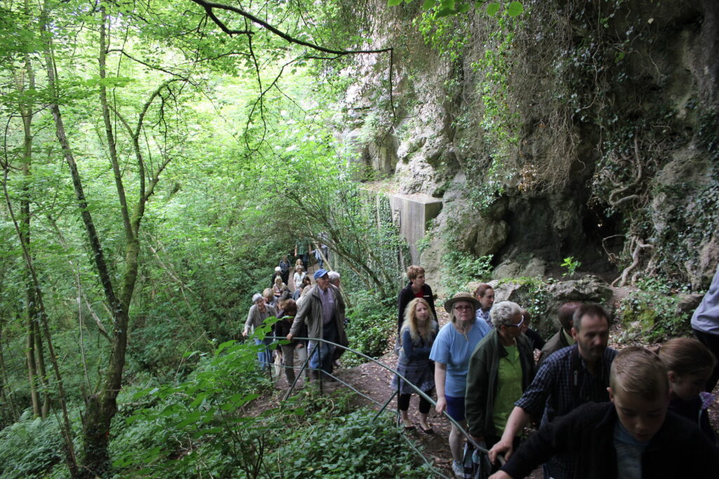 Am 31. Mai findet die Erlebniswanderung auf der EifelSchleife „Rund um die Kakushöhle“ in Dreimühlen mit abschließender Führung durch die historische Hauserbachmühle und Einkehr in deren Café statt. Archivbild: pp/Agentur ProfiPress