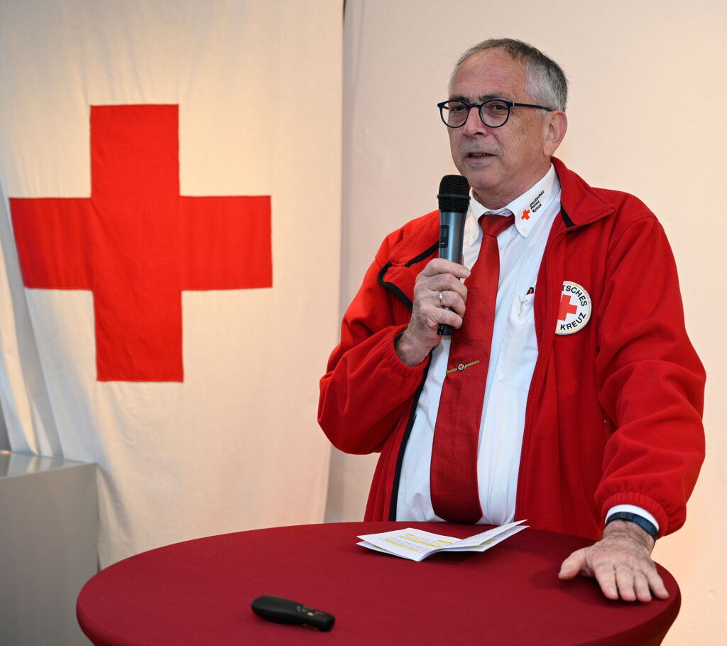 Karl-Werner Zimmermann, Vorsitzender des DRK-Kreisverbandes Euskirchen: „In den Genen eines Rotkreuzlers liegt der Wunsch, jedem zu helfen.“ Foto: Henri Grüger/pp/Agentur ProfiPress