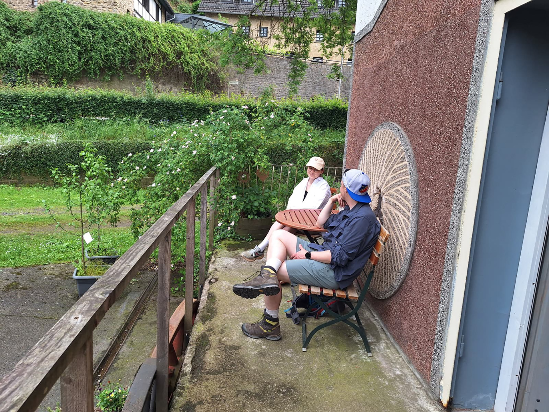 Bei selbstgebackenem Kuchen von Karin Göbel konnte man es sich schließlich im Café der Hauserbachmühle gut gehen lassen. Foto: Kerstin Lehner/pp/Agentur ProfiPress