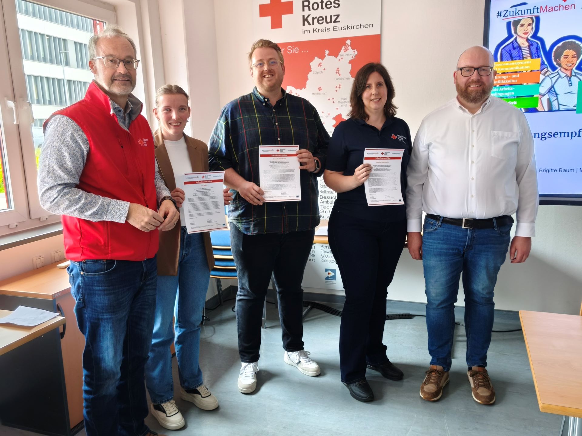 Das Team „Führungs- und Konfliktkultur“ beschäftigte sich mit dem humanitären „Spirit“ des DRK, auch dafür gab es Zertifikate. Foto: Kerstin Rottland/pp/Agentur ProfiPress