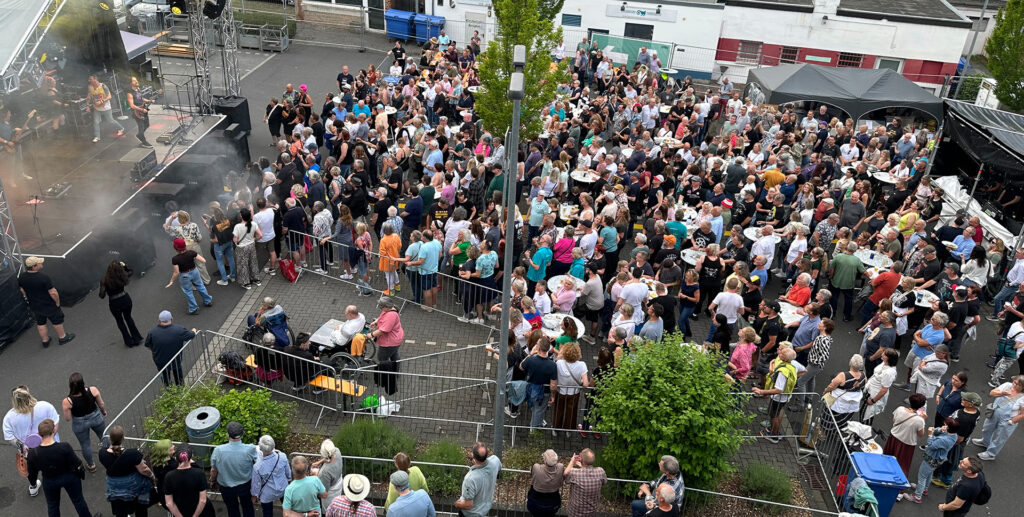 Ein Blick von oben auf die Menge. Foto: Henri Grüger/pp/Agentur ProfiPress