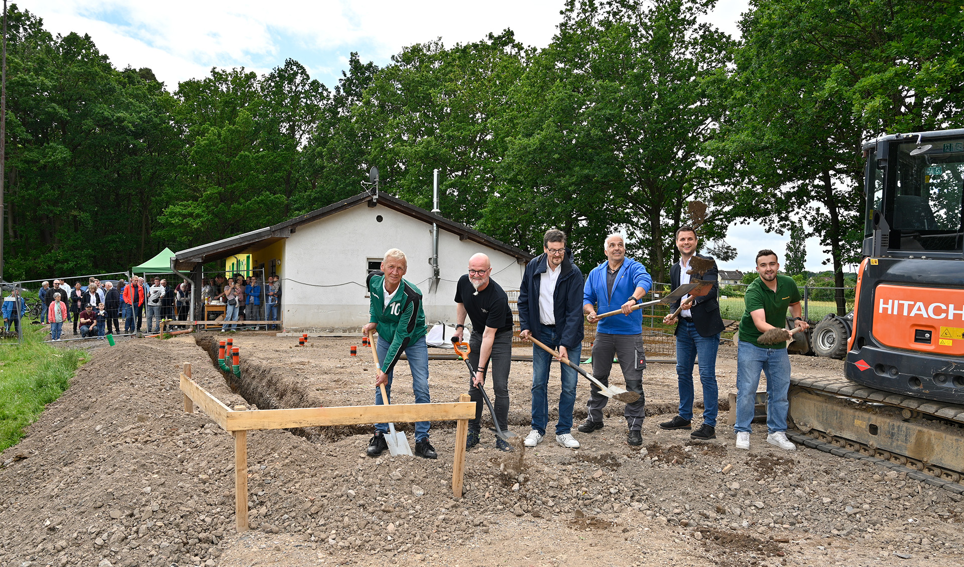 Spatenstich in Lessenich