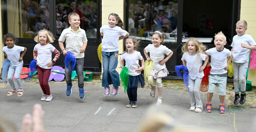 Die „Sonnenblumen-Dance Kids“ in ihrem Element. Foto: Henri Grüger/pp/Agentur ProfiPress