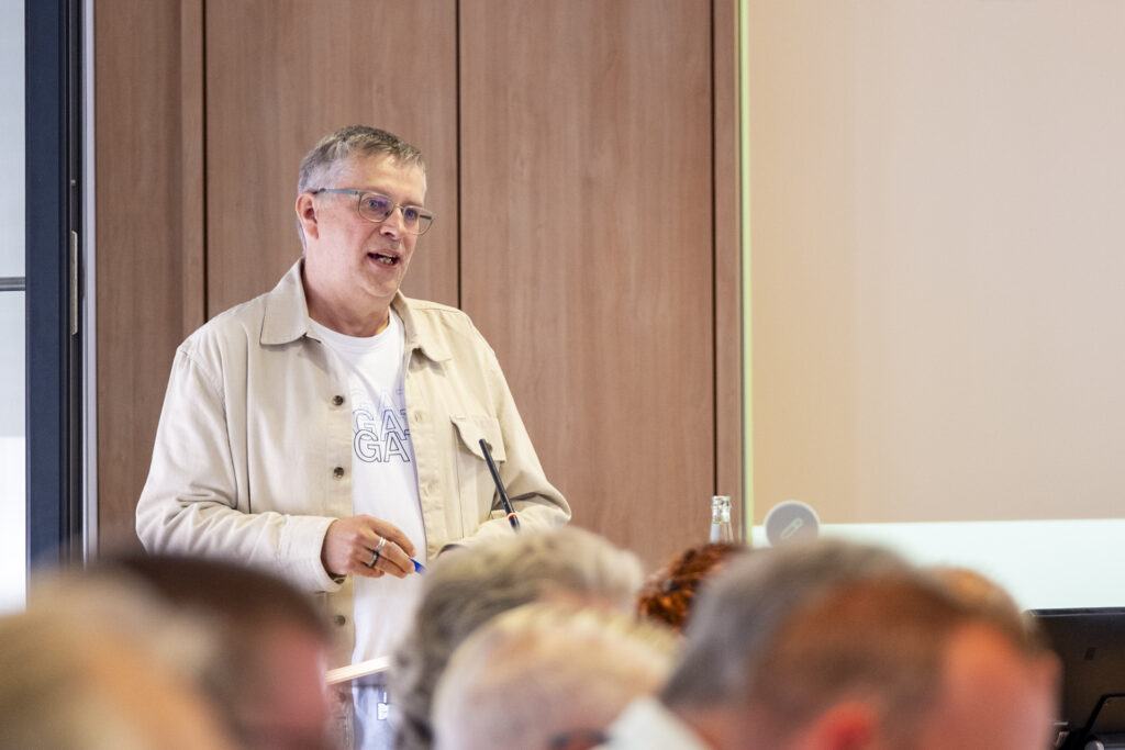 Kämmerer Stefan Mannz stellte im Rat der Stadt Mechernich den Jahresabschluss 2025 und den ersten Finanzbericht 2026 vor, mit Zahlen zur angespannten Haushaltslage. Foto: Ronald Larmann/pp/Agentur ProfiPress