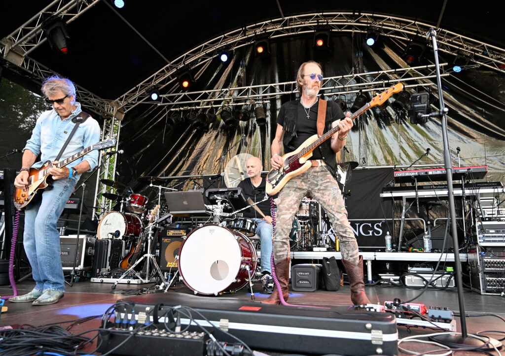 Die „Tres Hombres“ aus Holland brachten den Platz mit sattem Sound und ZZ-Top Klassikern wie „La Grange“ oder „Thunderbird“ auf Temperatur. Foto: Henri Grüger/pp/Agentur ProfiPress