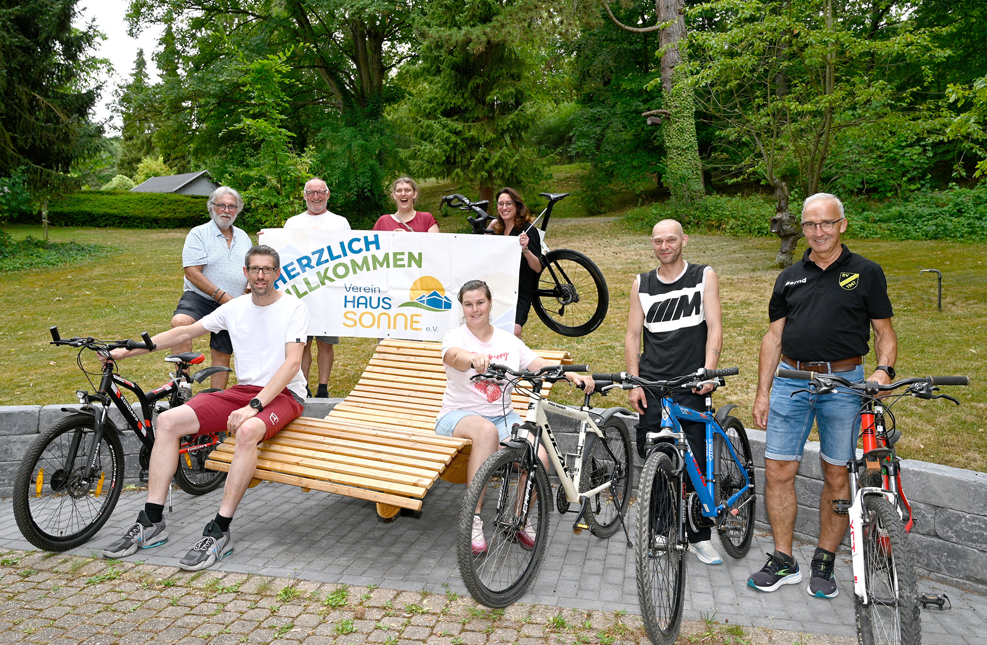 Sichtbares Ergebnis der letzten Radaktion: Die Spendenerlöse haben mit dazu beigetragen, dass Waldsofas für Haus Sonne angeschafft werden konnten. Am 1. August soll die zweite Benefiz-Radaktion starten. Foto: Henri Grüger/pp/Agentur ProfiPress
