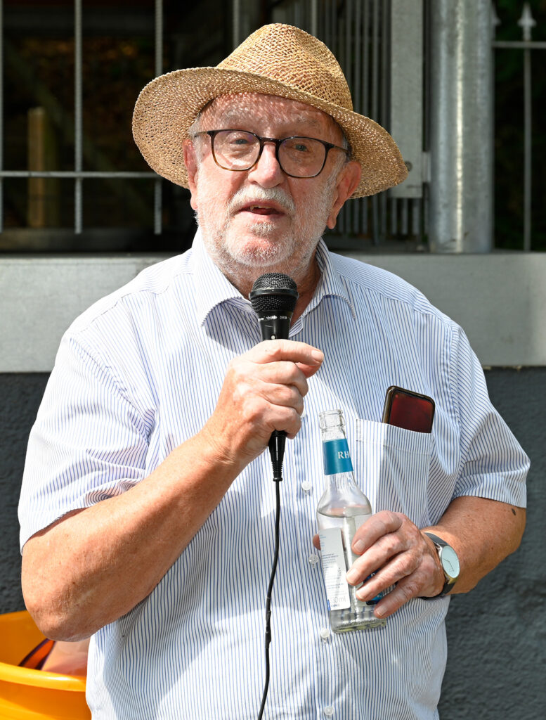 Prof. Dr. Klaus Grewe forscht seit Jahrzehnten zum Römerkanal und nahm die Besucherinnen und Besucher mit in die Welt der römischen Ingenieure. Foto: Henri Grüger/pp/Agentur ProfiPress