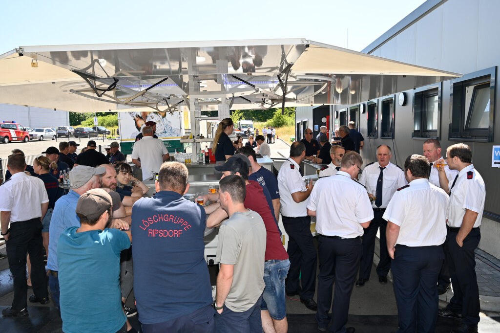 Zur feierlichen Einweihung waren auch viele befreundete Vereine und Feuerwehren gekommen. Foto: Henri Grüger/pp/Agentur ProfiPress