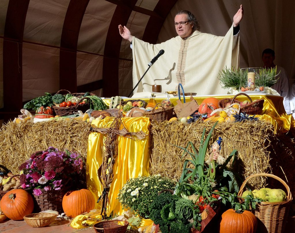 Erik Pühringer, der Leitende Pfarrer des Pastoralen Raumes St. Barbara Mechernich, nimmt das Erntedankfest zum Anlass für eine kritische Bestandsaufnahme im Pastoralen Raum St. Barbara Mechernich: „Ein ,Weiter so‘ ist nicht mehr möglich“. Archivfoto: Manfred Lang/pp/Agentur ProfiPress