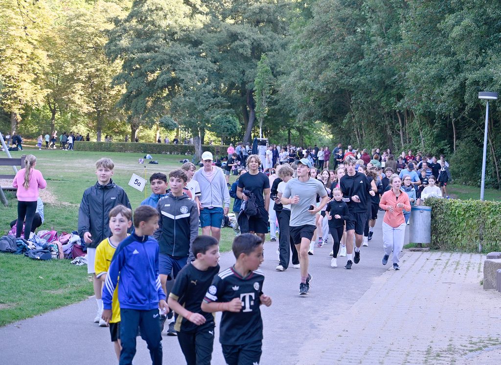 Gemeinsam absolvierten die Teilnehmerinnen und Teilnehmer 6.949 Runden (5.559,2 Kilometer). Foto: Henri Grüger/pp/Agentur ProfiPress