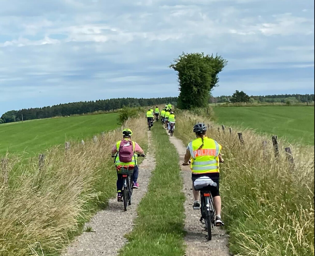 Sicher anfahren, kontrolliert bremsen und Gefahren frühzeitig erkennen: bei zwei kostenlosen Schulungen in Gemünd (17. September) und Nettersheim (19. September) können Pedelec-Fahrerinnen und -Fahrer ihr Können direkt auf gemeinsamen Touren verbessern. Foto: KreisSportBund Euskirchen/pp/Agentur ProfiPress