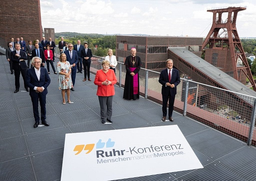 Die Metropole Ruhr als Forschungs- und Innovationsraum: Prof. Dr. Martina Havenith-Newen engagiert sich seit vielen Jahren dafür, Wissenschaft, Wirtschaft und Nachwuchsförderung enger miteinander zu verbinden. Foto: © Land NRW / Marcel Kusch