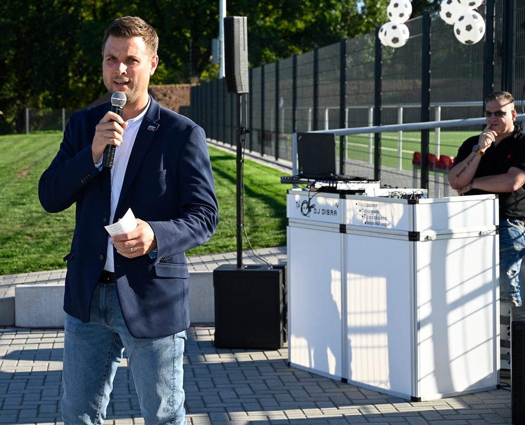 Bürgermeister Michael Fingel sprach von einer „Blaupause“ für gelungene Zusammenarbeit. Die rund 341.000 Euro seien in ein „wirklich prächtiges Ergebnis“ geflossen. Foto: Henri Grüger/pp/Agentur ProfiPress