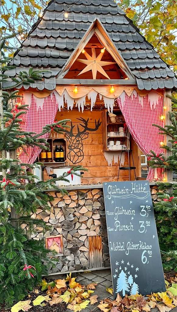 Die beliebte Glühwein-Hütte darf bei der Weihnachtsfeier natürlich nicht fehlen. Foto: Krewelshof/pp/Agentur ProfiPress