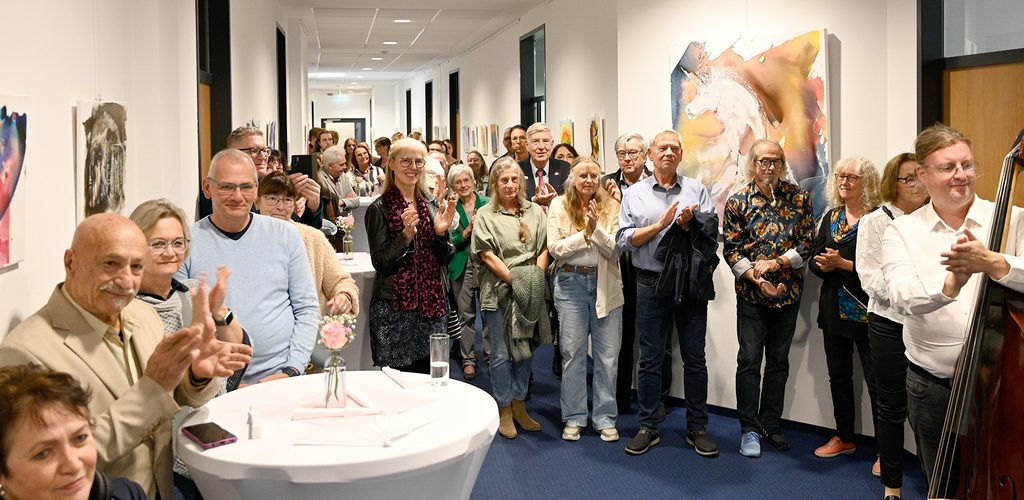 Gebannt lauschten die rund 60 Besucherinnen und Besucher den emotionalen Worten der Künstlerin. Foto: Henri Grüger/pp/Agentur ProfiPress